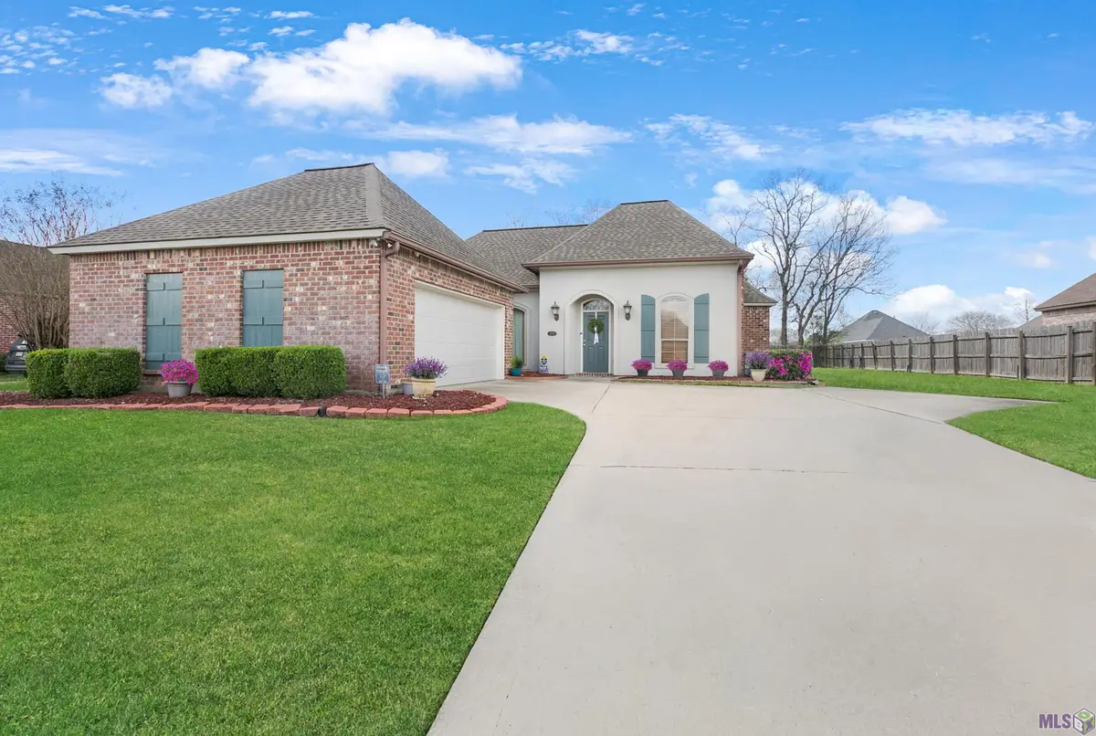 6081 Sandy Creek Ln, Zachary, LA 70791 - #1