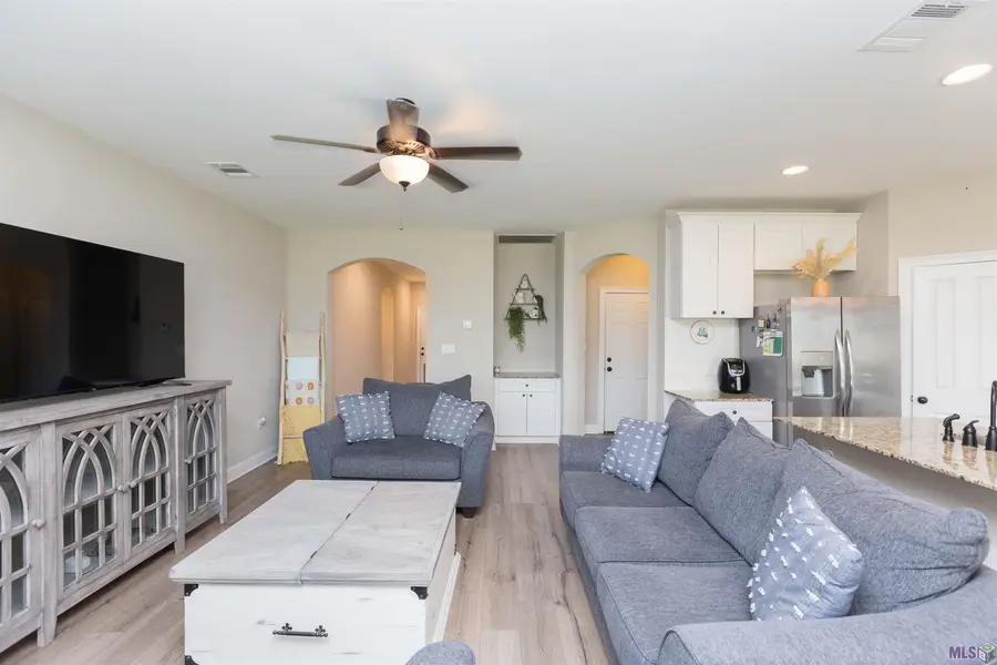 41114 E Don Lou Rd, Gonzales, LA 70737 - #2