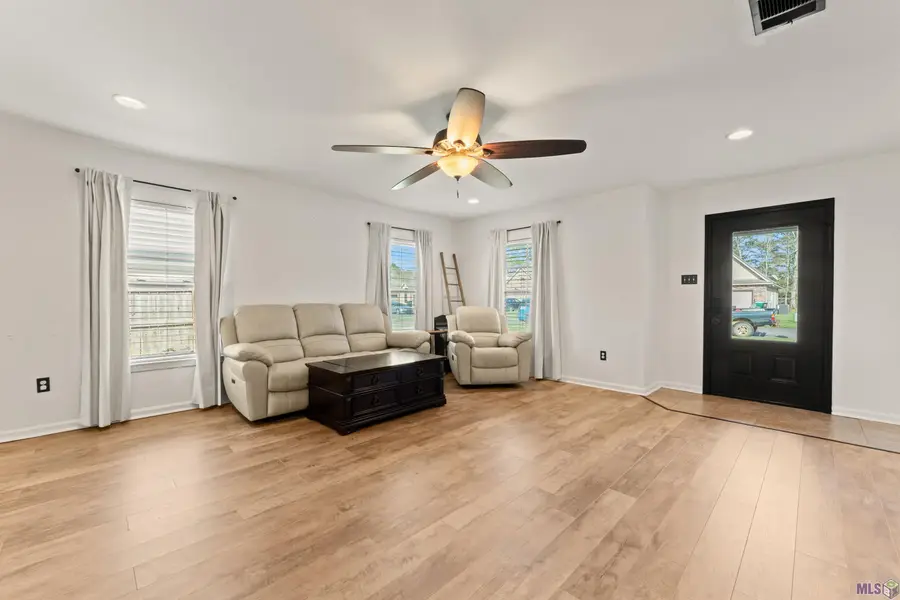 25635 Buffwood St, Denham Springs, LA 70726 - #3