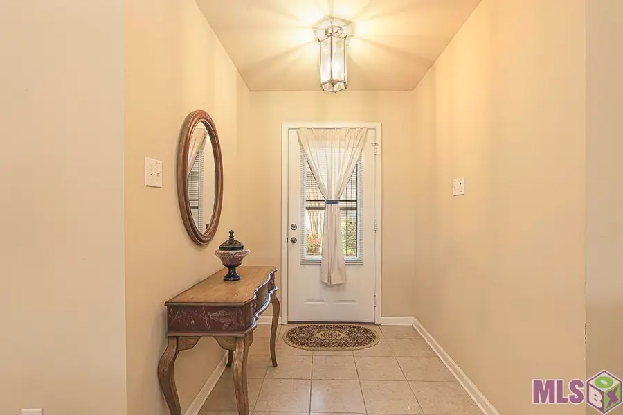 26184 Glenbrooke Dr, Denham Springs, LA 70726 - #3