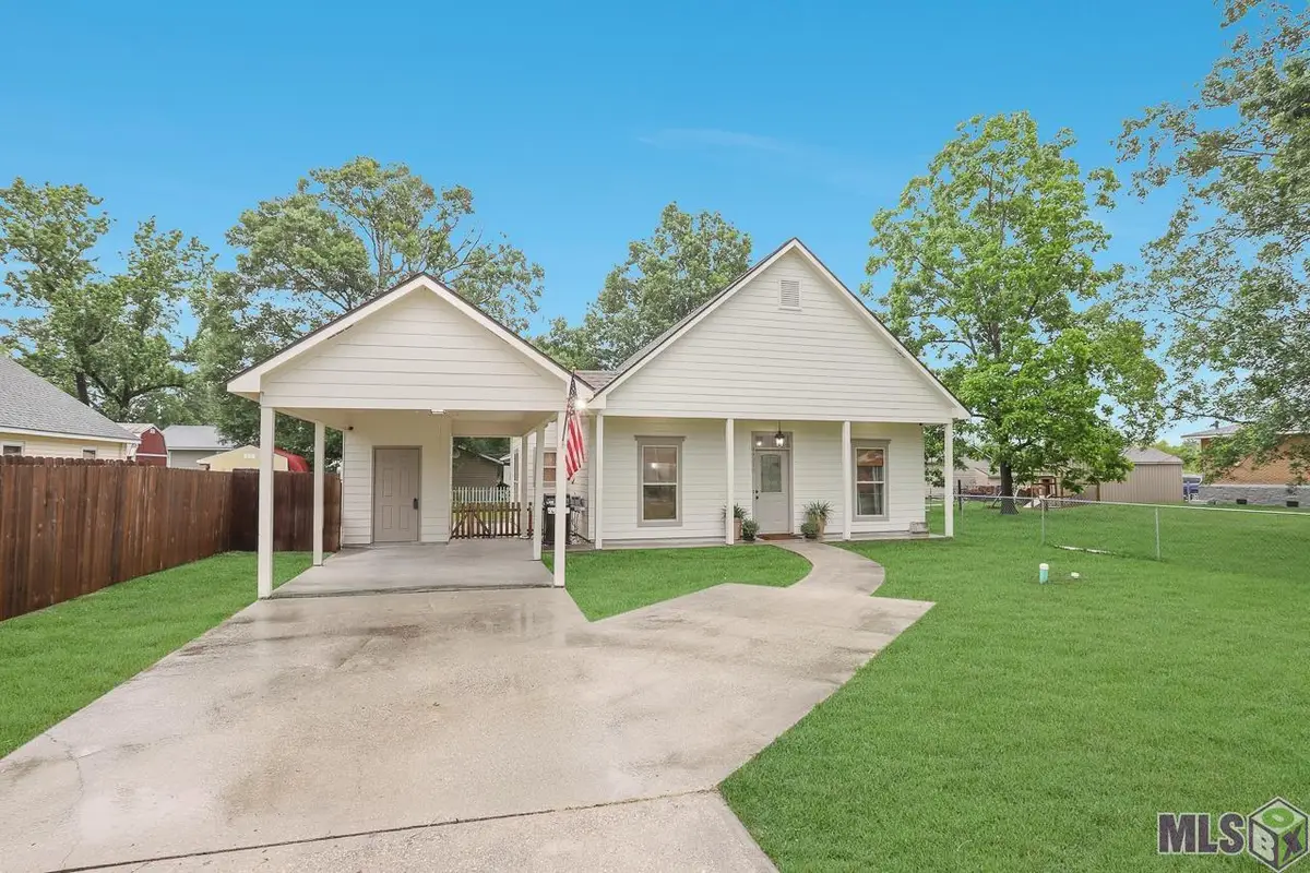 44275 Clement St, Sorrento, LA 70778 - #1