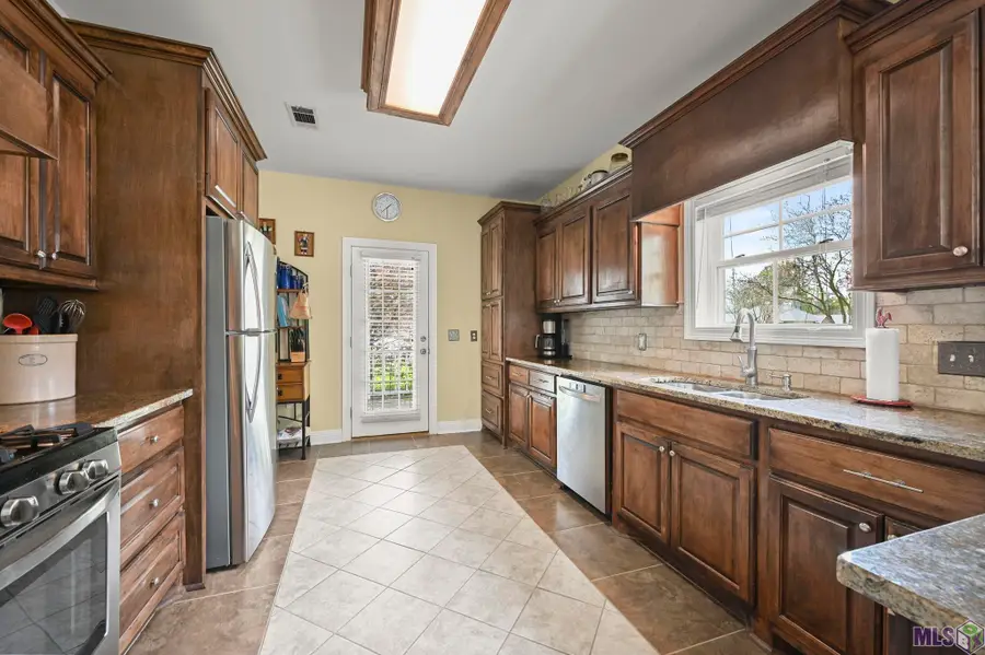 7875 Parham Ave, Denham Springs, LA 70706 - #2