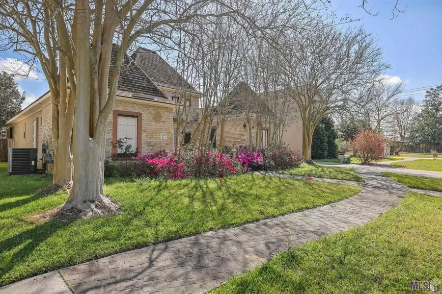 10133 Old World Dr, Baton Rouge, LA 70817 - #2
