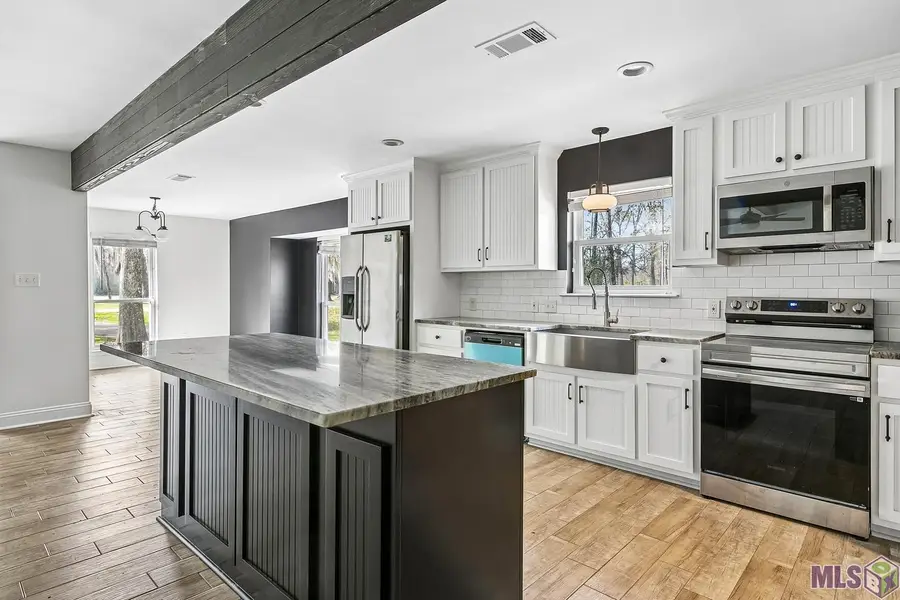 39006 Camp Dr, Prairieville, LA 70769 - #2