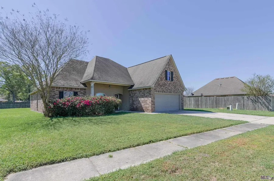 2263 Zelmere St, Zachary, LA 70791 - #2