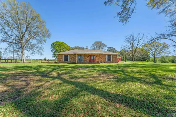 6314 Poydras Bayou Dr, Erwinville, LA 70729