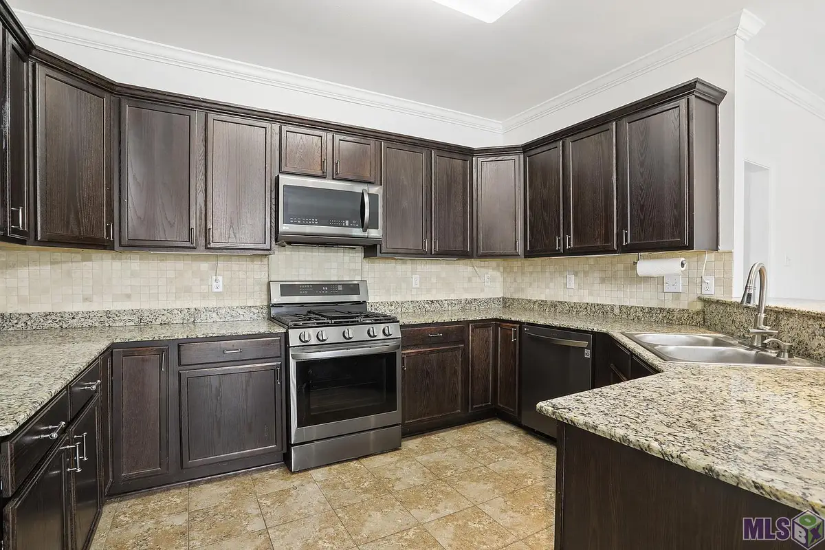 38235 Dolphin Ct, Gonzales, LA 70737 - #1
