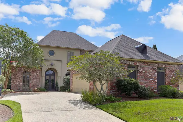 18556 Fairway Oaks Ct, Baton Rouge, LA 70809
