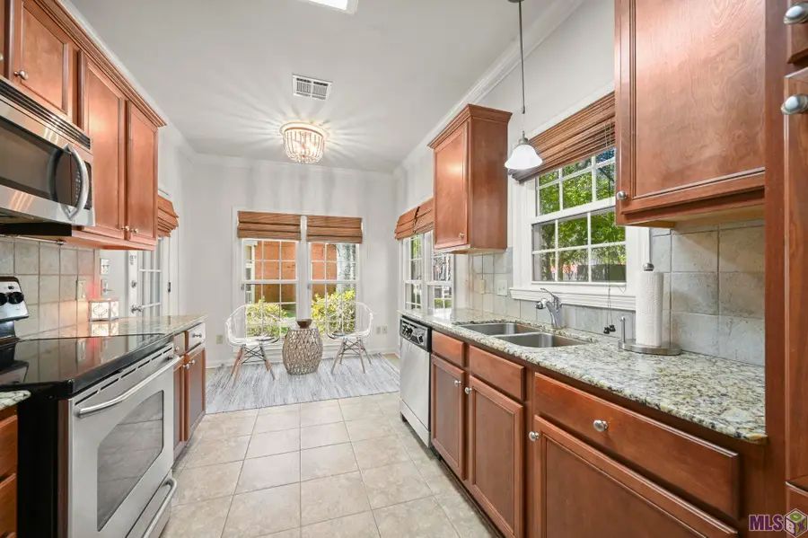 7804 Jefferson Place Blvd #B, Baton Rouge, LA 70809 - #2