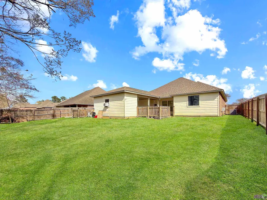 15205 Amanda Dr, Gonzales, LA 70737 - #2