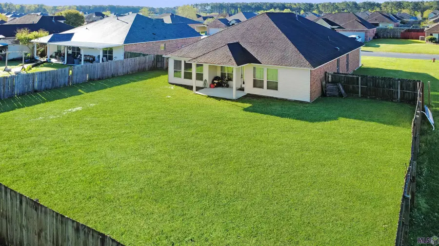 10459 Oakmount Dr, Denham Springs, LA 70706 - #2