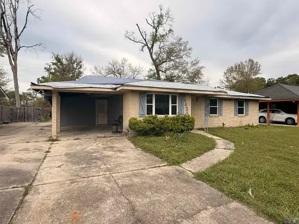 14437 Locust Dr, Baton Rouge, LA 70819