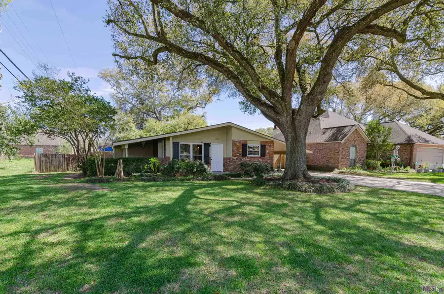 4339 Arlington Ave, Port Allen, LA 70767 - #2