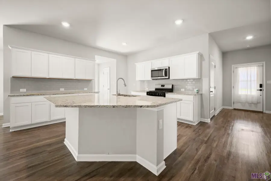 12721 Fowler Dr, Denham Springs, LA 70706 - #2