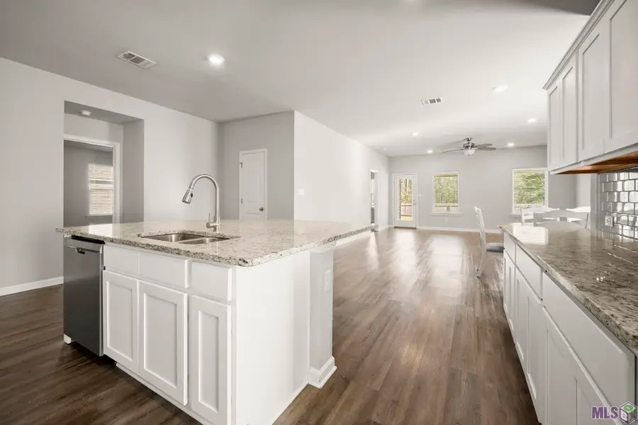 12721 Fowler Dr, Denham Springs, LA 70706 - #3