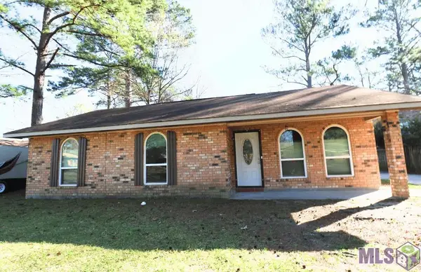 26148 Fallen Oaks Dr, Denham Springs, LA 70726