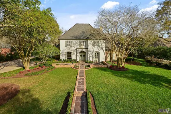 19219 W Muirfield Dr, Baton Rouge, LA 70810