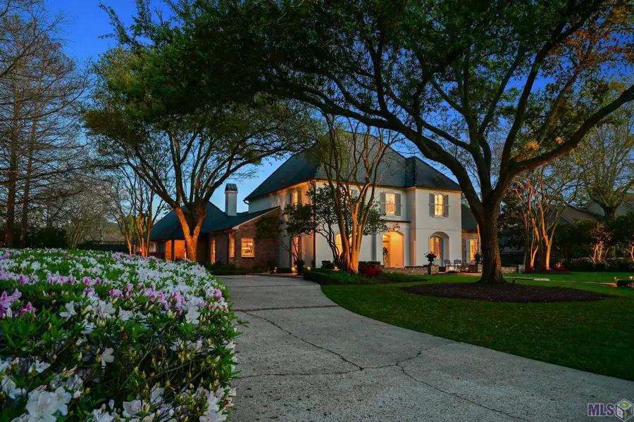 19219 W Muirfield Dr, Baton Rouge, LA 70810 - #2