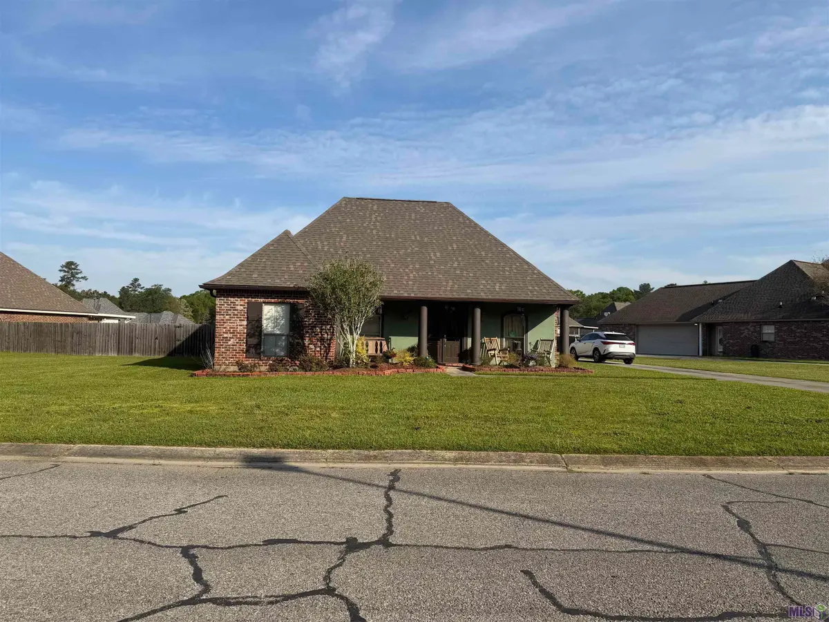 38583 Redbud Ln, Denham Springs, LA 70706 - #1