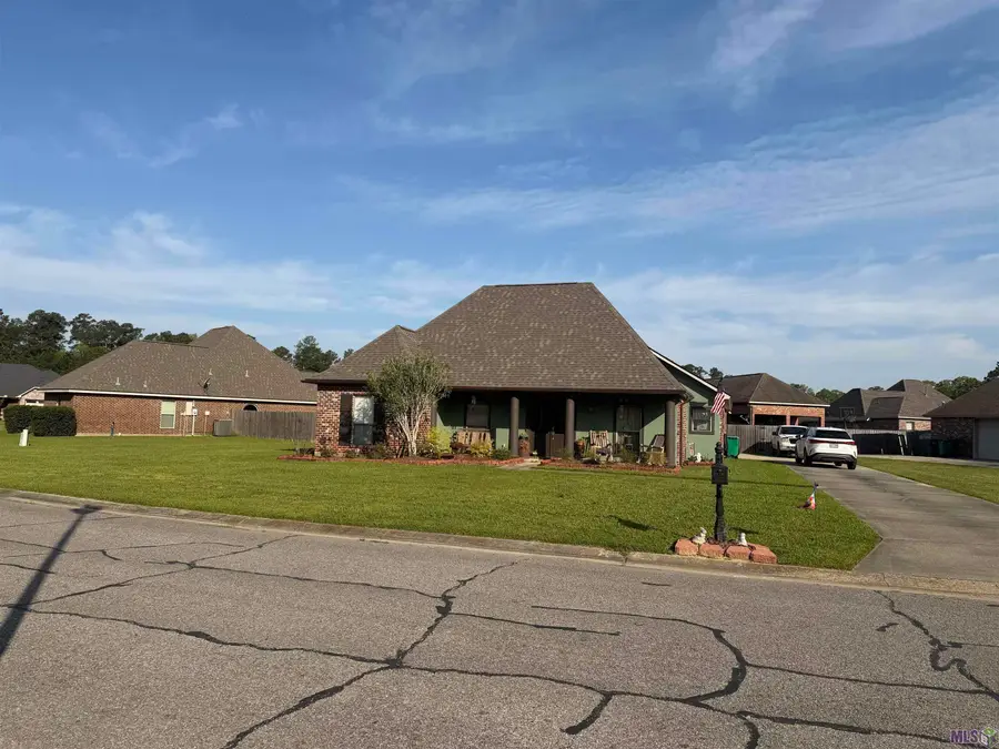 38583 Redbud Ln, Denham Springs, LA 70706 - #2