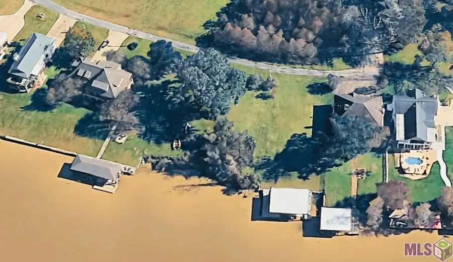 17619 Cove Ln, Denham Springs, LA 70726 - #2