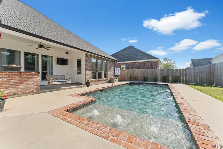 14532 Oak Path Dr, Prairieville, LA 70769 - #2