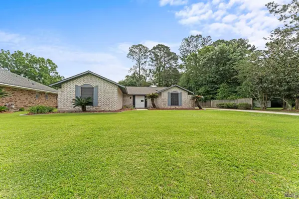 910 Angee Dr, Denham Springs, LA 70726