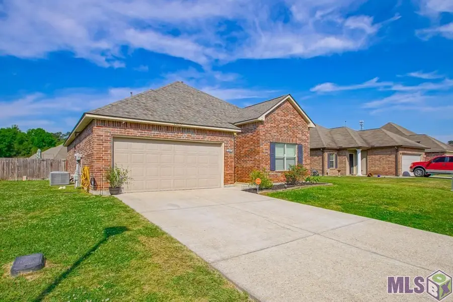 23273 Conifer Dr, Denham Springs, LA 70726 - #2