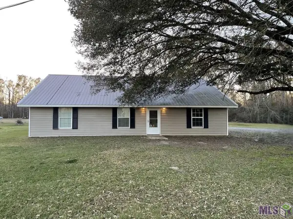 19077 Willie Ln, Livingston, LA 70754