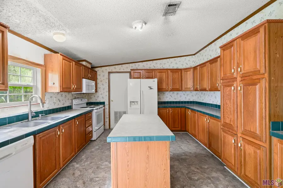 30740 Milton Rd, Denham Springs, LA 70726 - #3