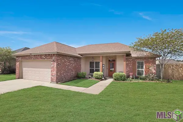 28319 Lake Sabine Dr, Livingston, LA 70754