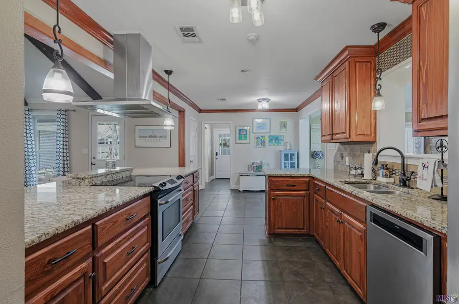 14133 Woodland Ridge Ave, Baton Rouge, LA 70816 - #3