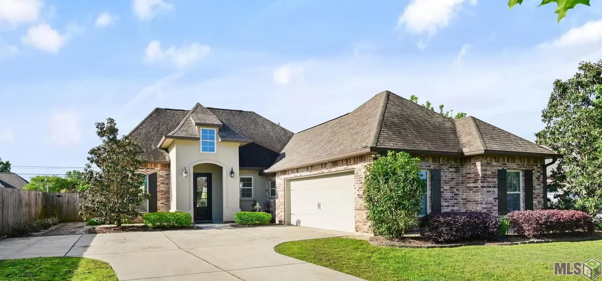 39071 Old Tree Dr, Prairieville, LA 70769 - #1