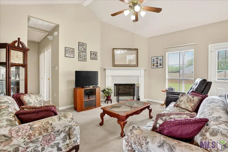 13435 Orleans Dr, Gonzales, LA 70737 - #3