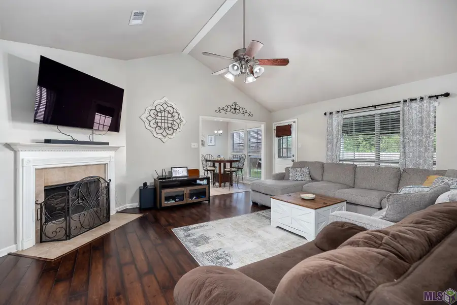 13417 Orleans Dr, Gonzales, LA 70737 - #2