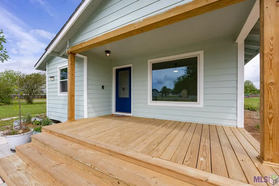 8495 Newfield Dr, Livonia, LA 70755 - #2