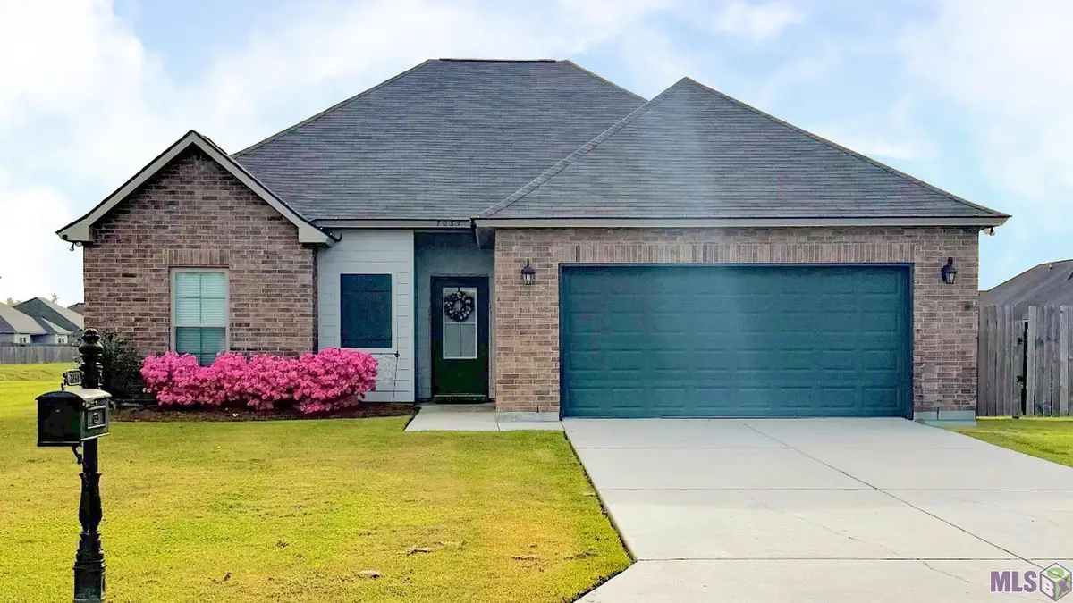 7037 Easy St, Addis, LA 70710 - #1