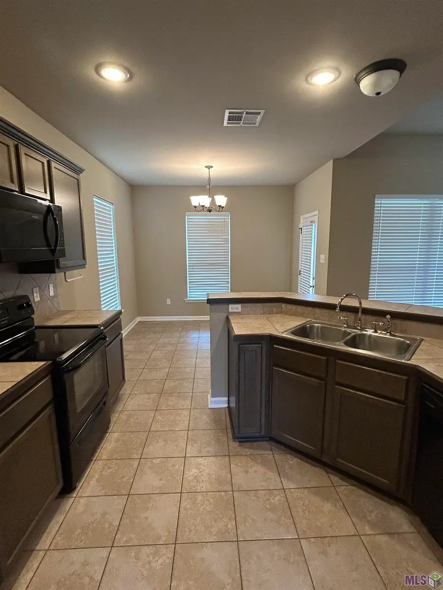 13947 Arbor Walk Dr, Denham Springs, LA 70726 - #3