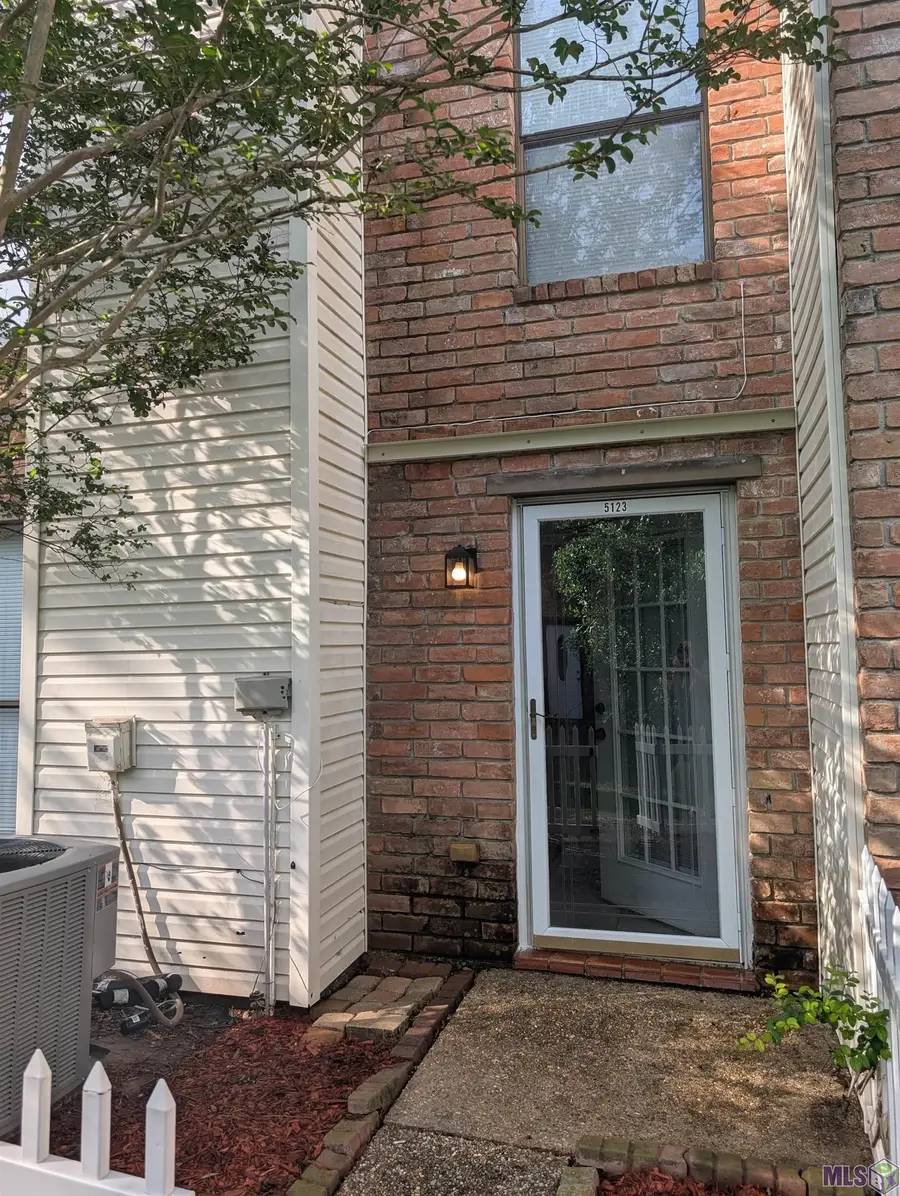 5123 S Oaks Dr, Baton Rouge, LA 70816 - #2