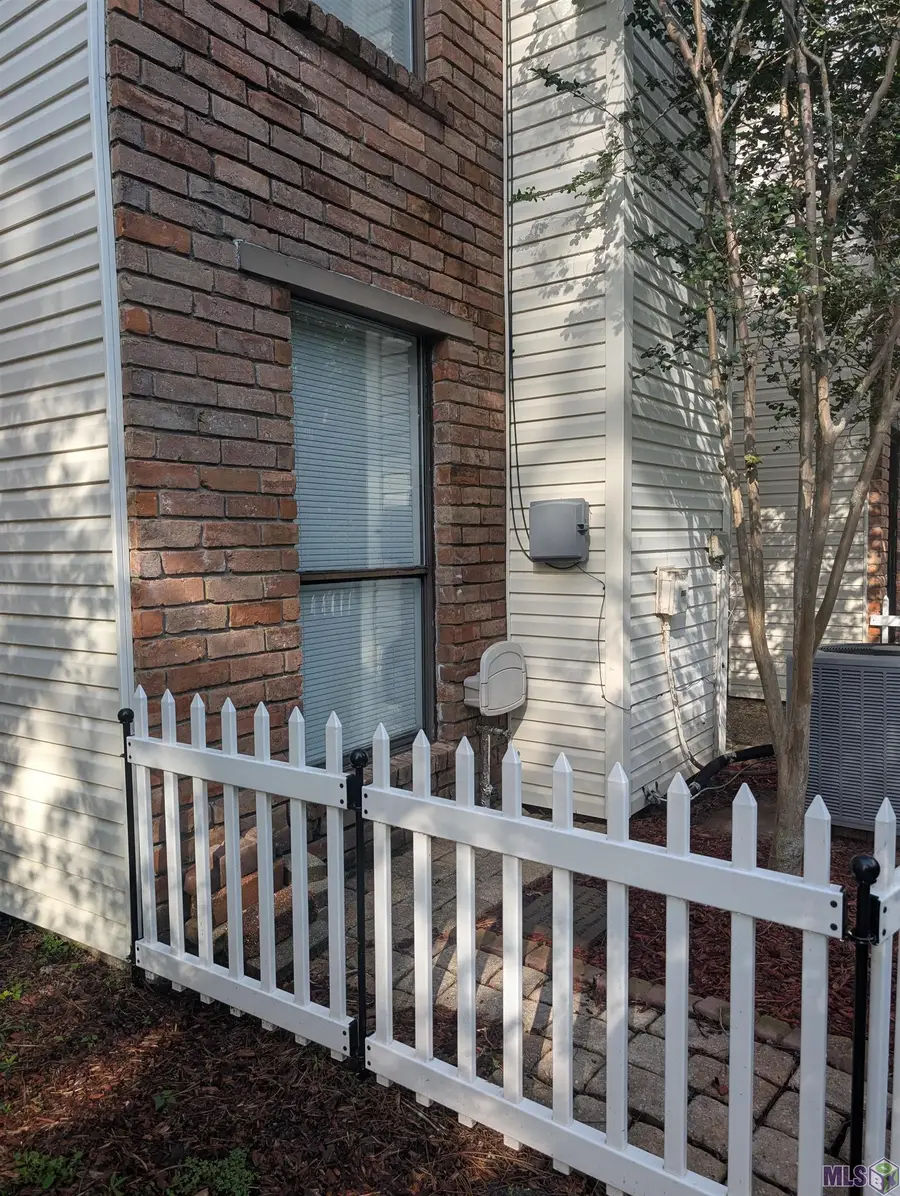 5123 S Oaks Dr, Baton Rouge, LA 70816 - #3