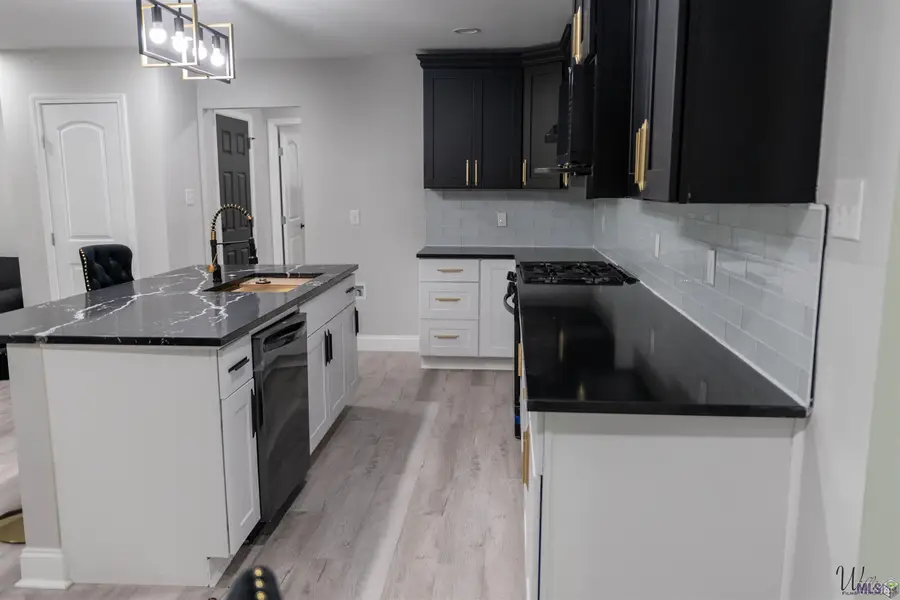 8427 Brittany Rd, Sorrento, LA 70778 - #3