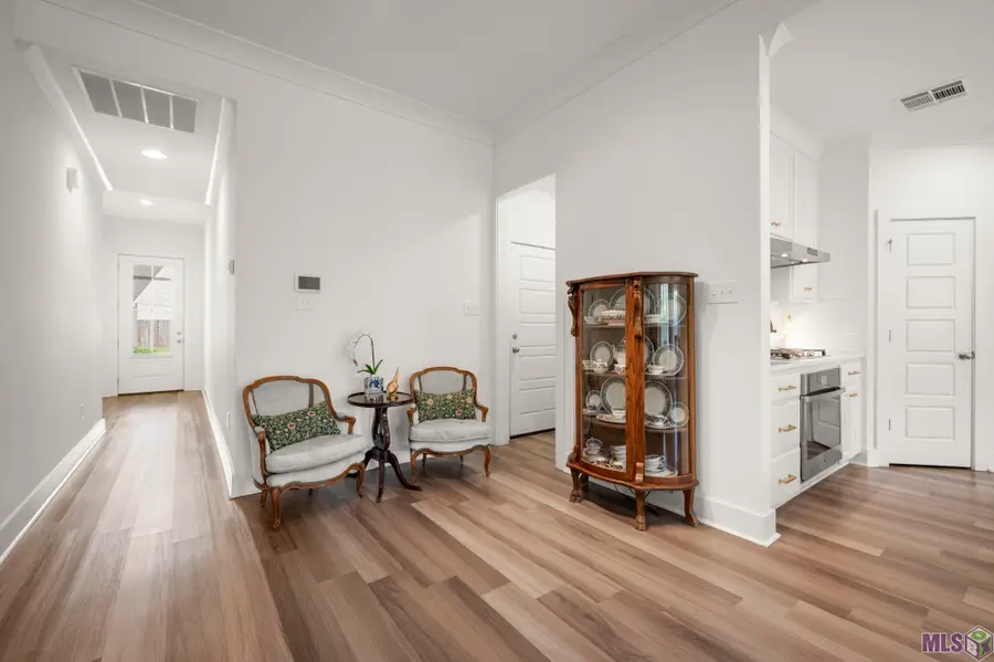 9004 Southlawn Dr, Baton Rouge, LA 70810 - #2