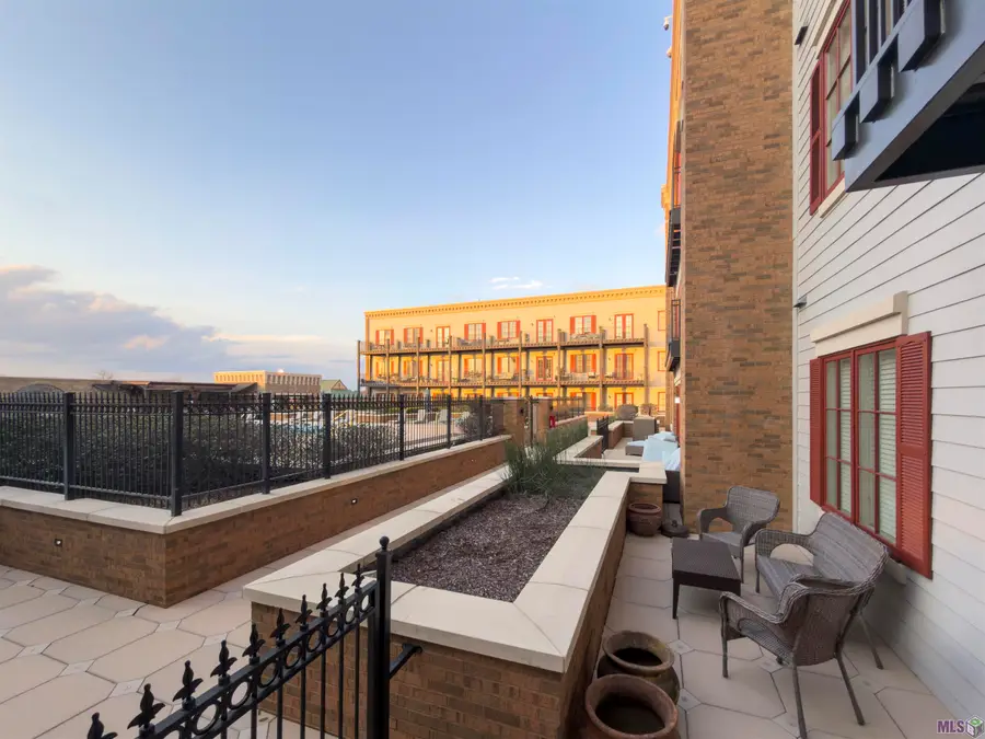 7707 Bluebonnet Blvd #215, Oak Hills Place, LA 70810 - #2