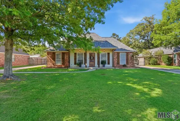 7375 Fox Run Dr, Denham Springs, LA 70706