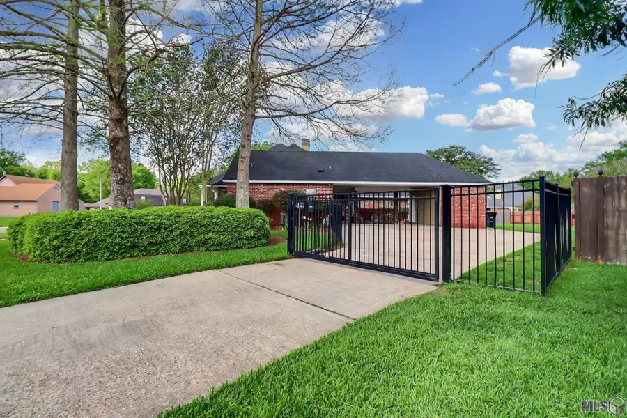 3735 S Harris Dr, Baton Rouge, LA 70816 - #3