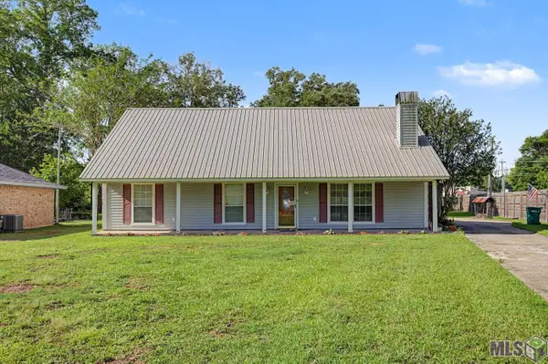 35183 Live Oak Cir, Denham Springs, LA 70706