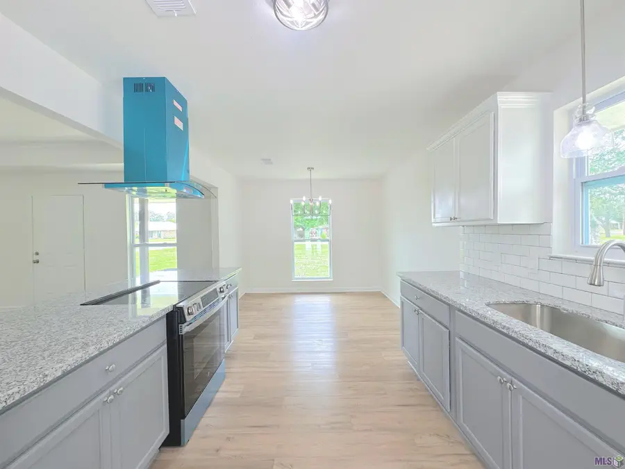 10126 Lake Park Ave, Gonzales, LA 70737 - #3