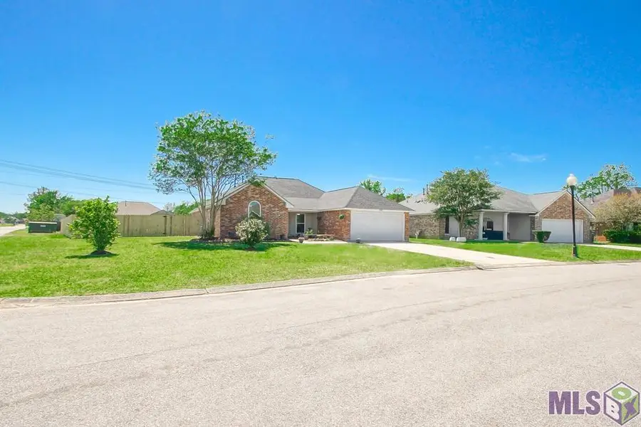 23840 Rosemont Ave, Denham Springs, LA 70726 - #2