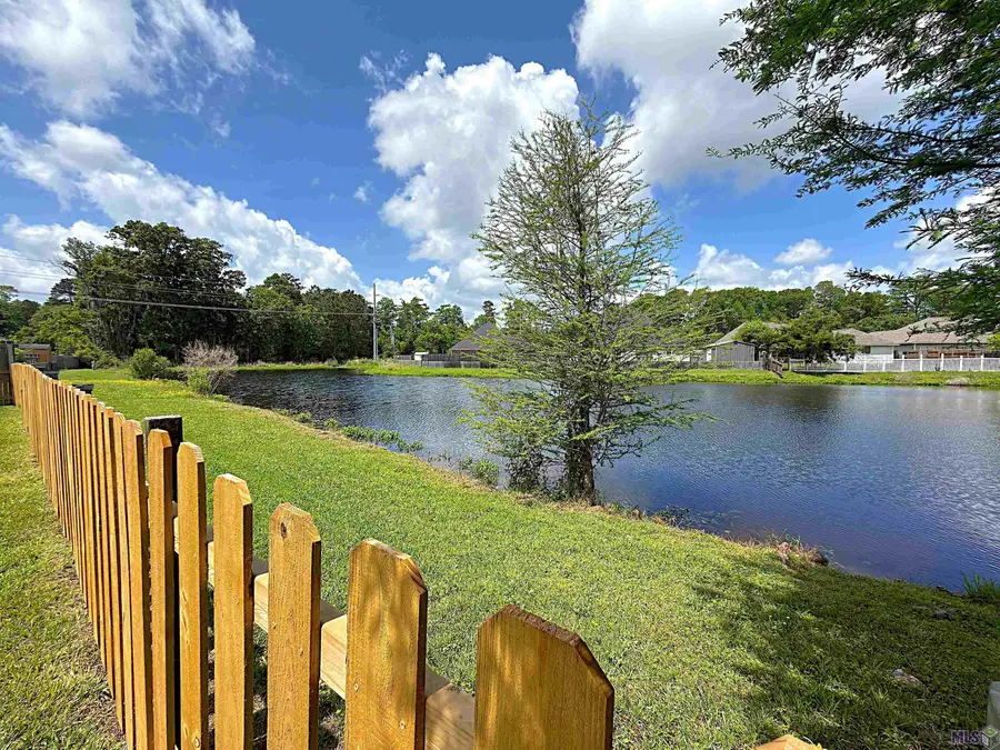 23765 Southpoint Dr, Denham Springs, LA 70726 - #3