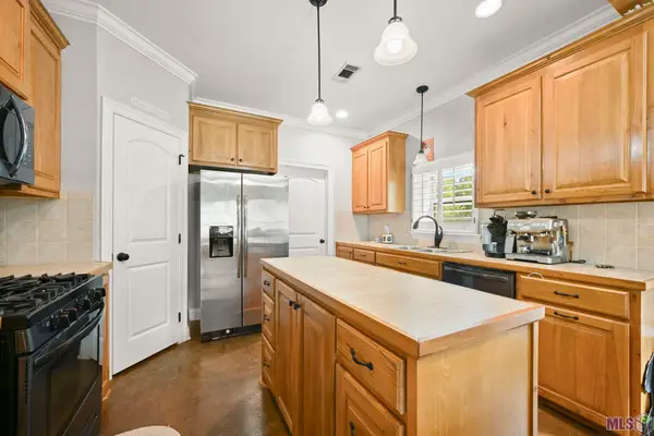 8489 Lebeau St, Livonia, LA 70755